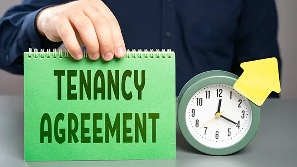 Tenancy contracts and deposit schemes