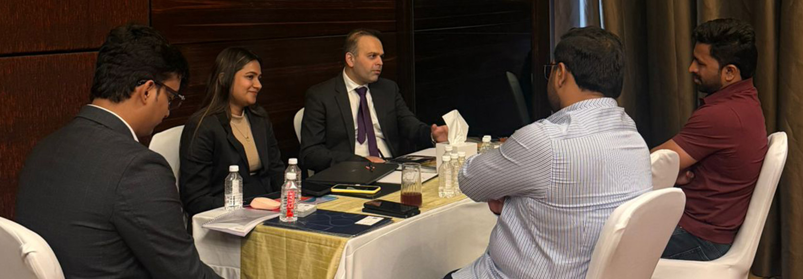 one to one london property consultation in pune - banner 1